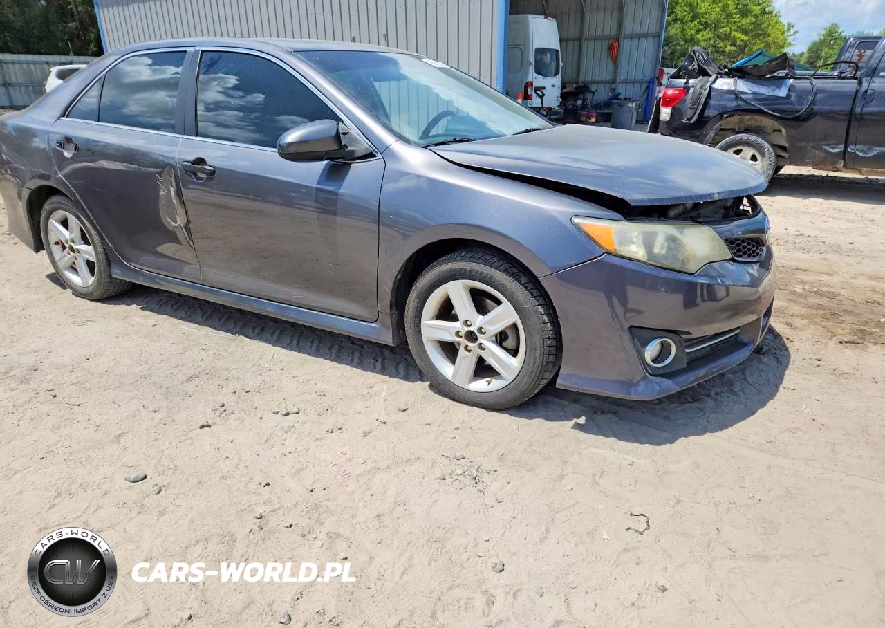 2013 Toyota Camry Se VIN:4T1BF1FK2DU683030 - 4