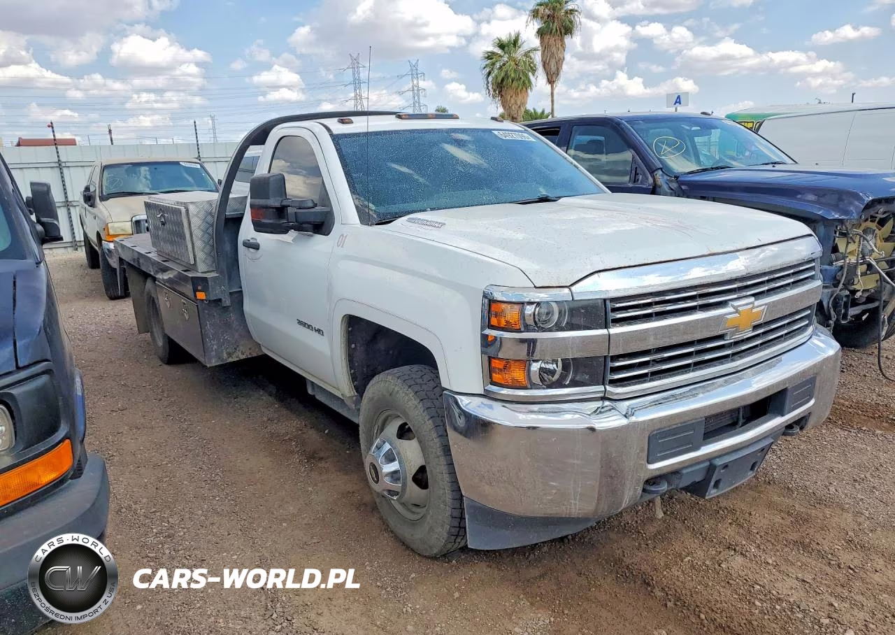 2015 Chevrolet Silverado K3500 VIN:1GB3KYC82FF618499 - 4