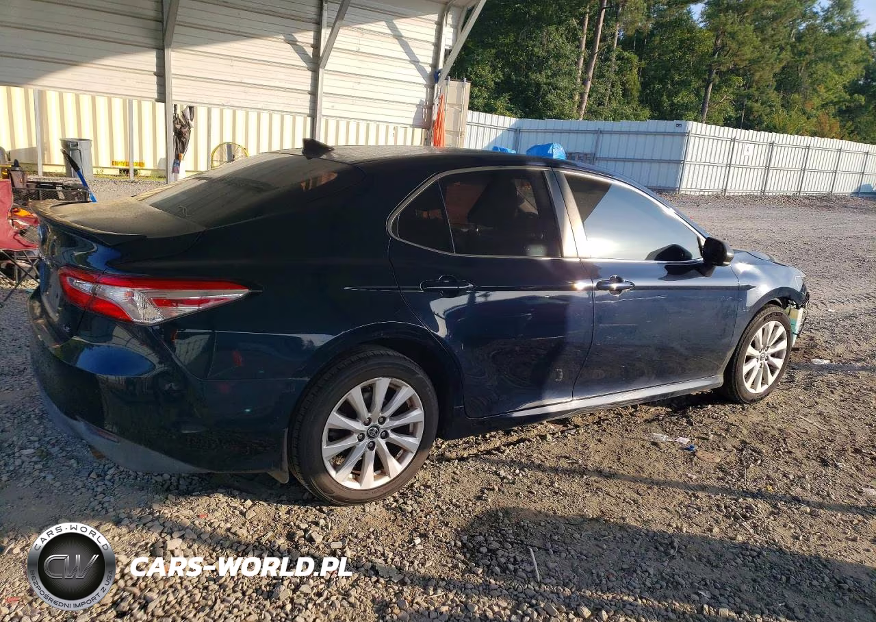 2019 Toyota Camry Le VIN:4T1B11HK2KU283719 - 3