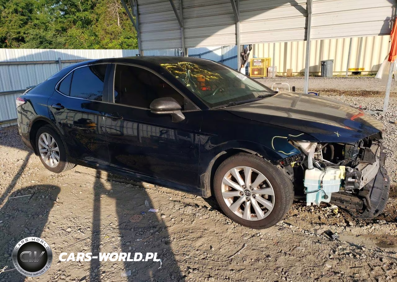 2019 Toyota Camry Le VIN:4T1B11HK2KU283719 - 4