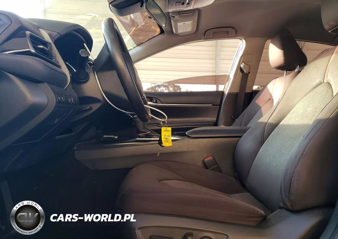 2019 Toyota Camry Le VIN:4T1B11HK2KU283719 - 7