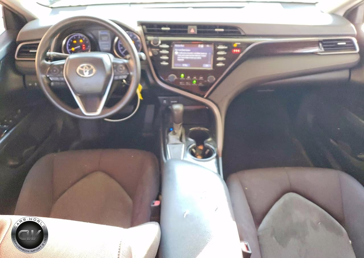 2019 Toyota Camry Le VIN:4T1B11HK2KU283719 - 8