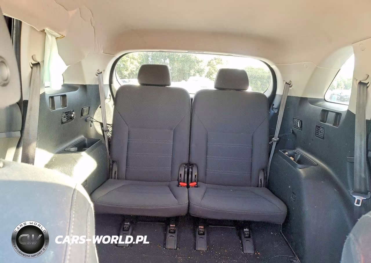 2019 Kia Sorento S V6 VIN:5XYPG4A51KG586152 - 10