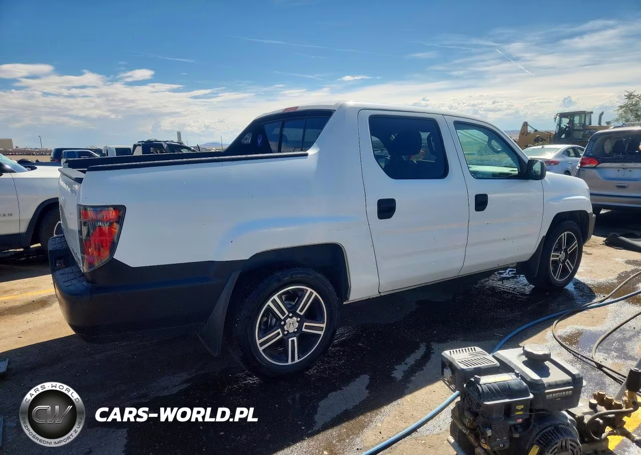 2014 Honda Ridgeline Sport VIN:5FPYK1F73EB009427 - 3