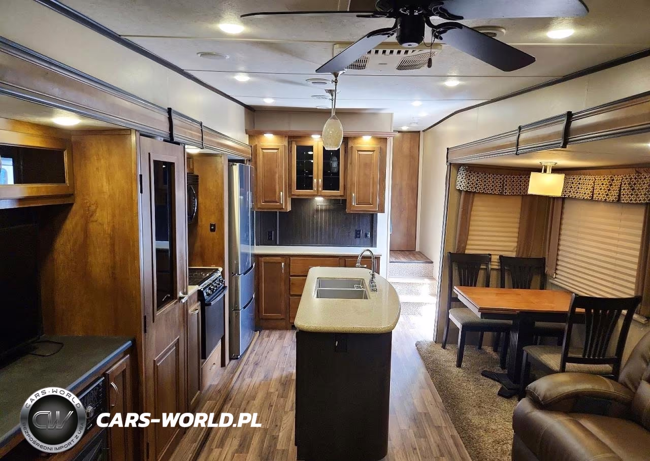 2017 Coachmen Chaparral Camper VIN:5ZT3CHZB7HA316782 - 5