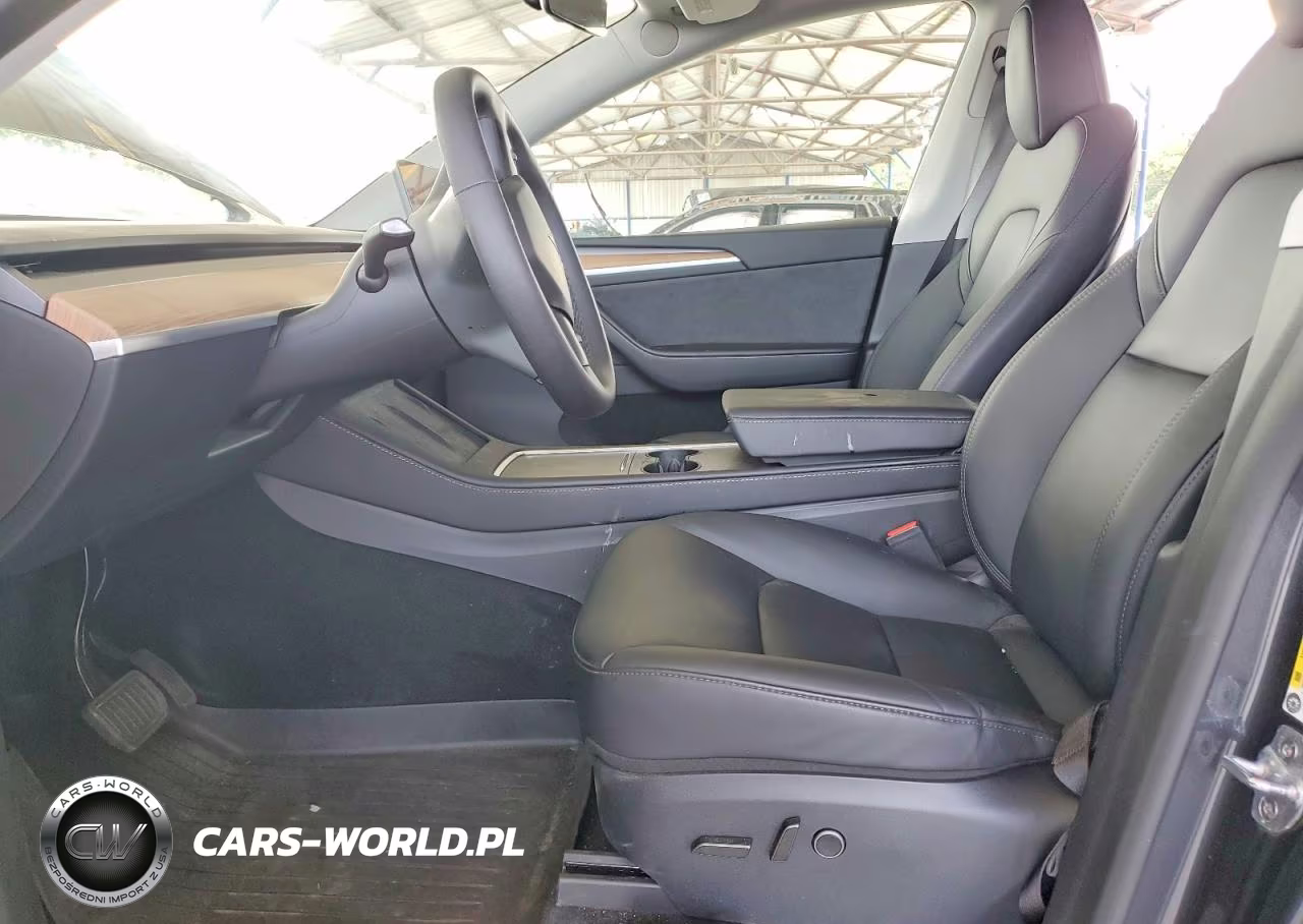2024 Tesla Model Y VIN:7SAYGDED2RA327662 - 7