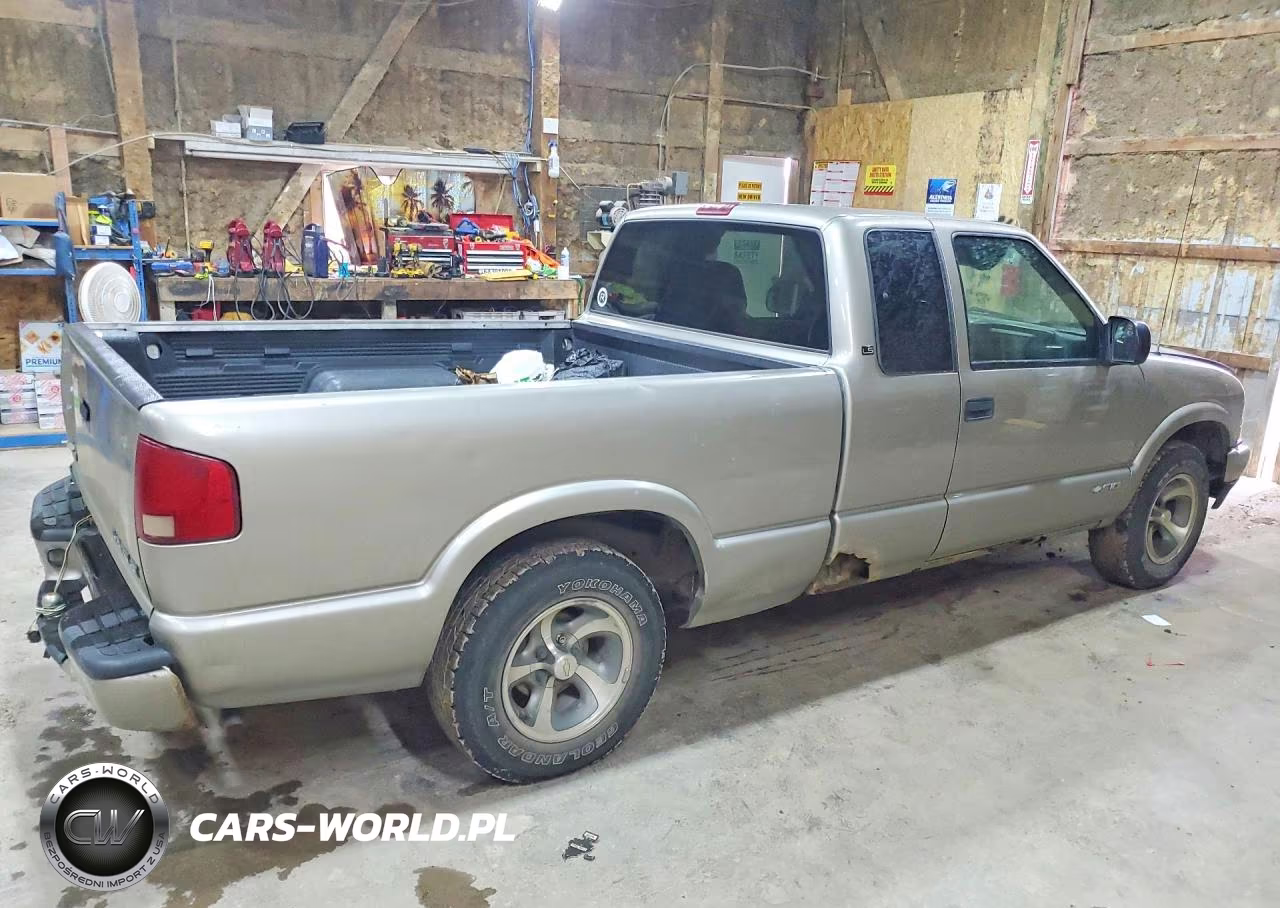 2002 Chevrolet S Truck S10 VIN:1GCCS195128213409 - 3