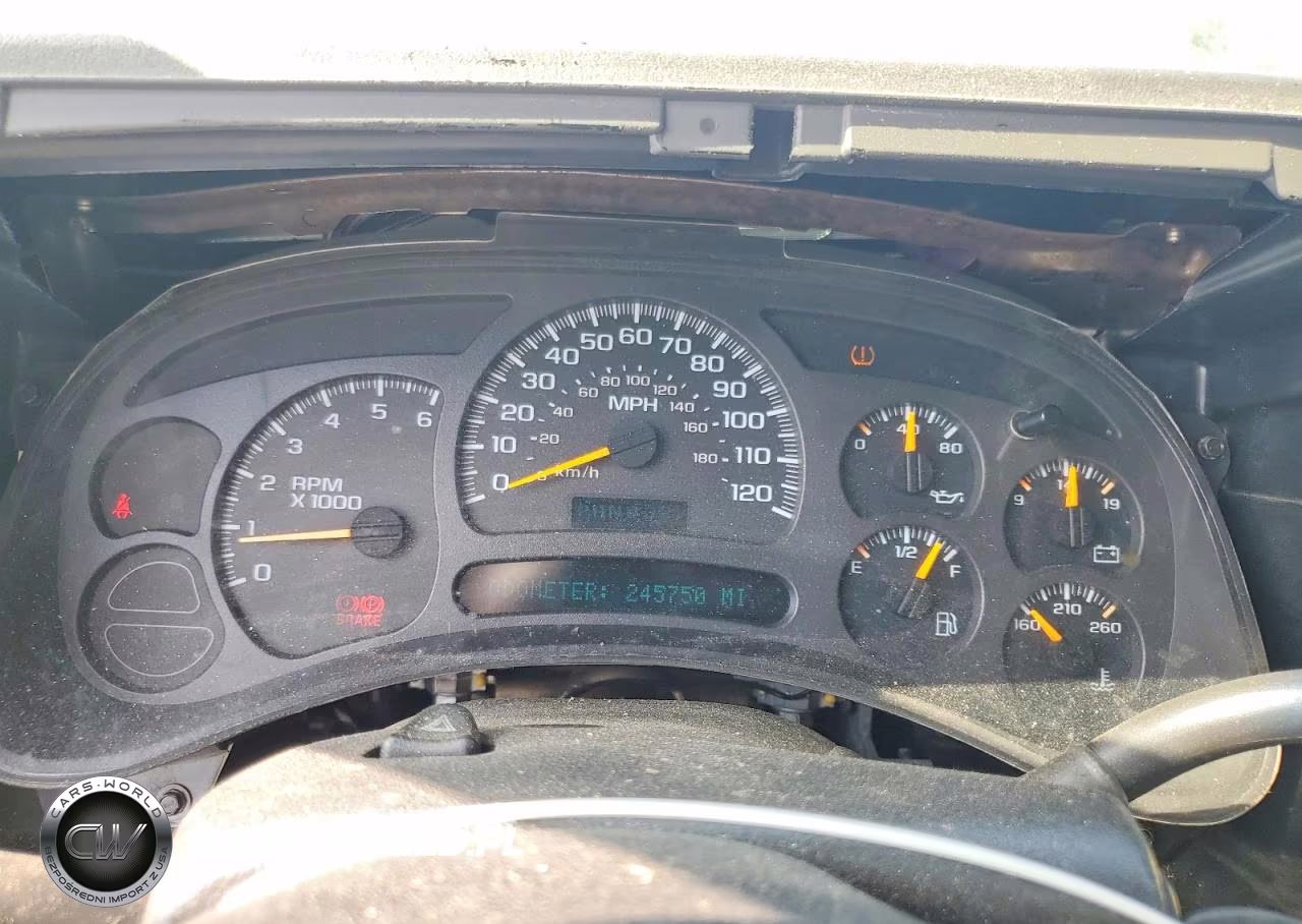 2004 Chevrolet Tahoe K1500 VIN:1GNEK13T74R184180 - 9