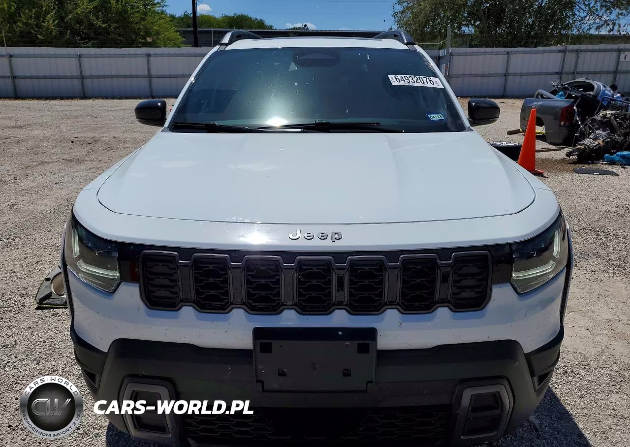 2026 Jeep Cherokee Laredo VIN:3C4PJMB21TT157707 - 5