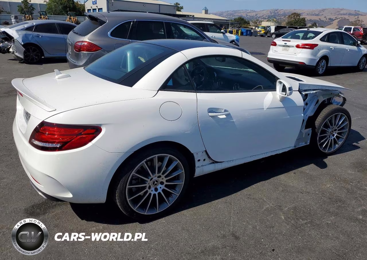 2020 Mercedes-Benz Slc 300 VIN:WDDPK3JA7LF166198 - 3