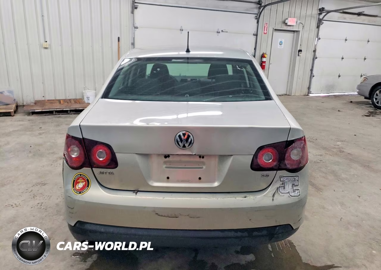2010 Volkswagen Jetta S VIN:3VWJZ7AJ7AM079768 - 6