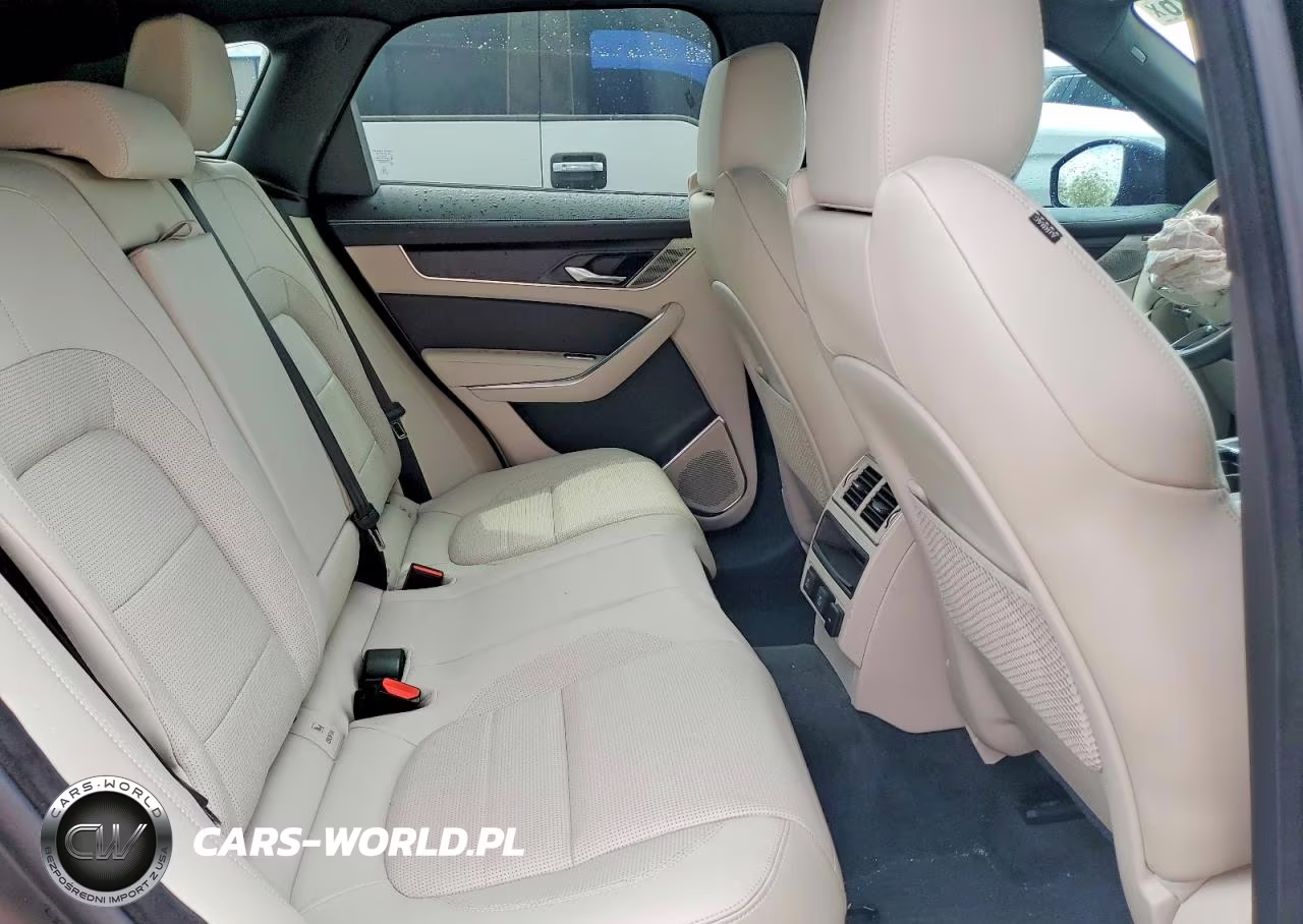 2026 Jaguar F-Pace R-Dynamic S VIN:SADCT2EX3TA758603 - 11