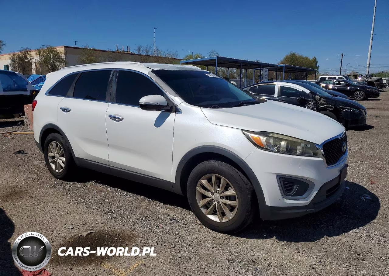 2016 Kia Sorento Lx VIN:5XYPG4A34GG085472 - 4