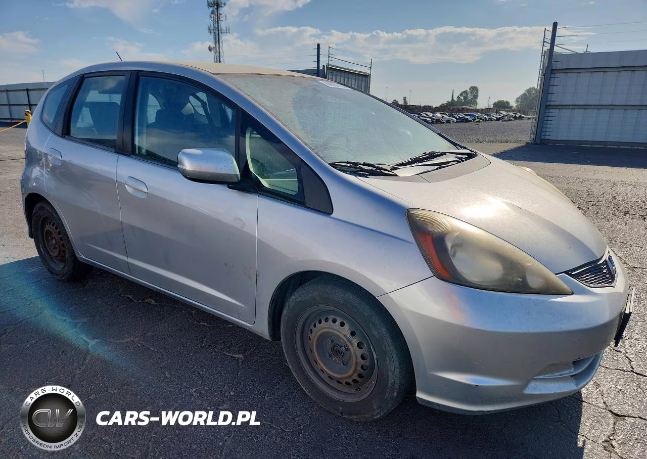 2013 Honda Fit VIN:JHMGE8H35DC037755 - 4