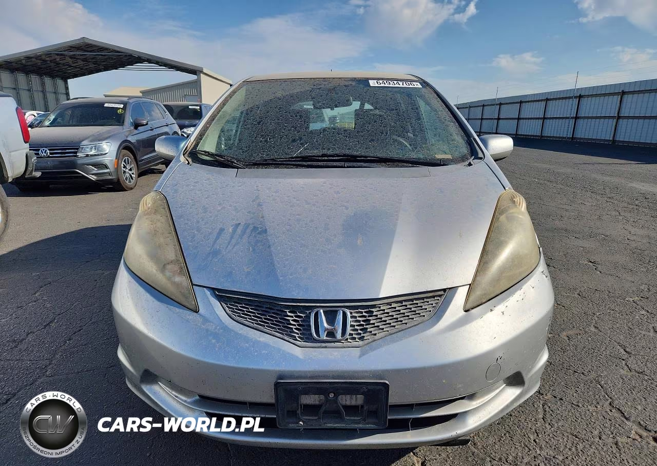 2013 Honda Fit VIN:JHMGE8H35DC037755 - 5