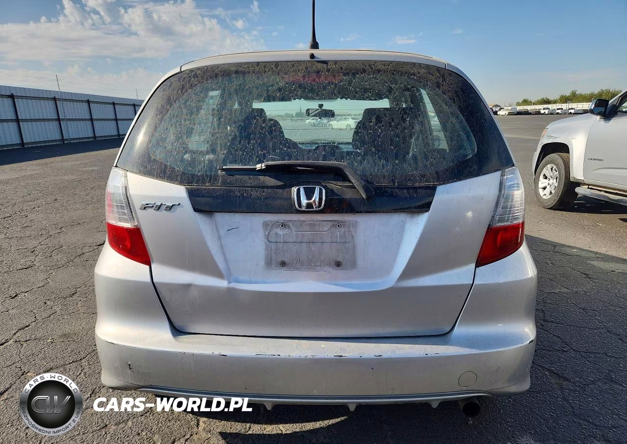 2013 Honda Fit VIN:JHMGE8H35DC037755 - 6