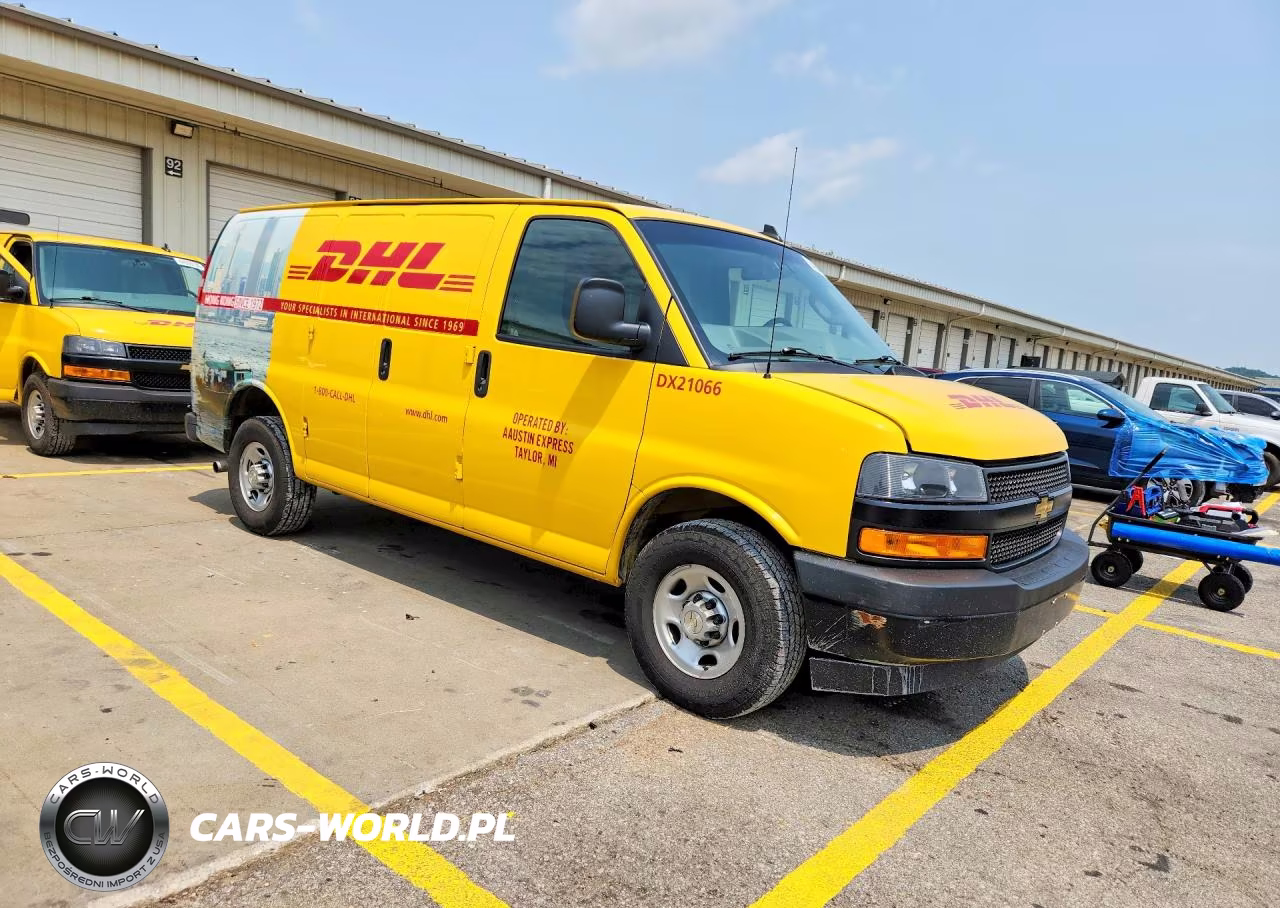 2021 Chevrolet Express G2500 VIN:1GCWGAFP0M1174120 - 4