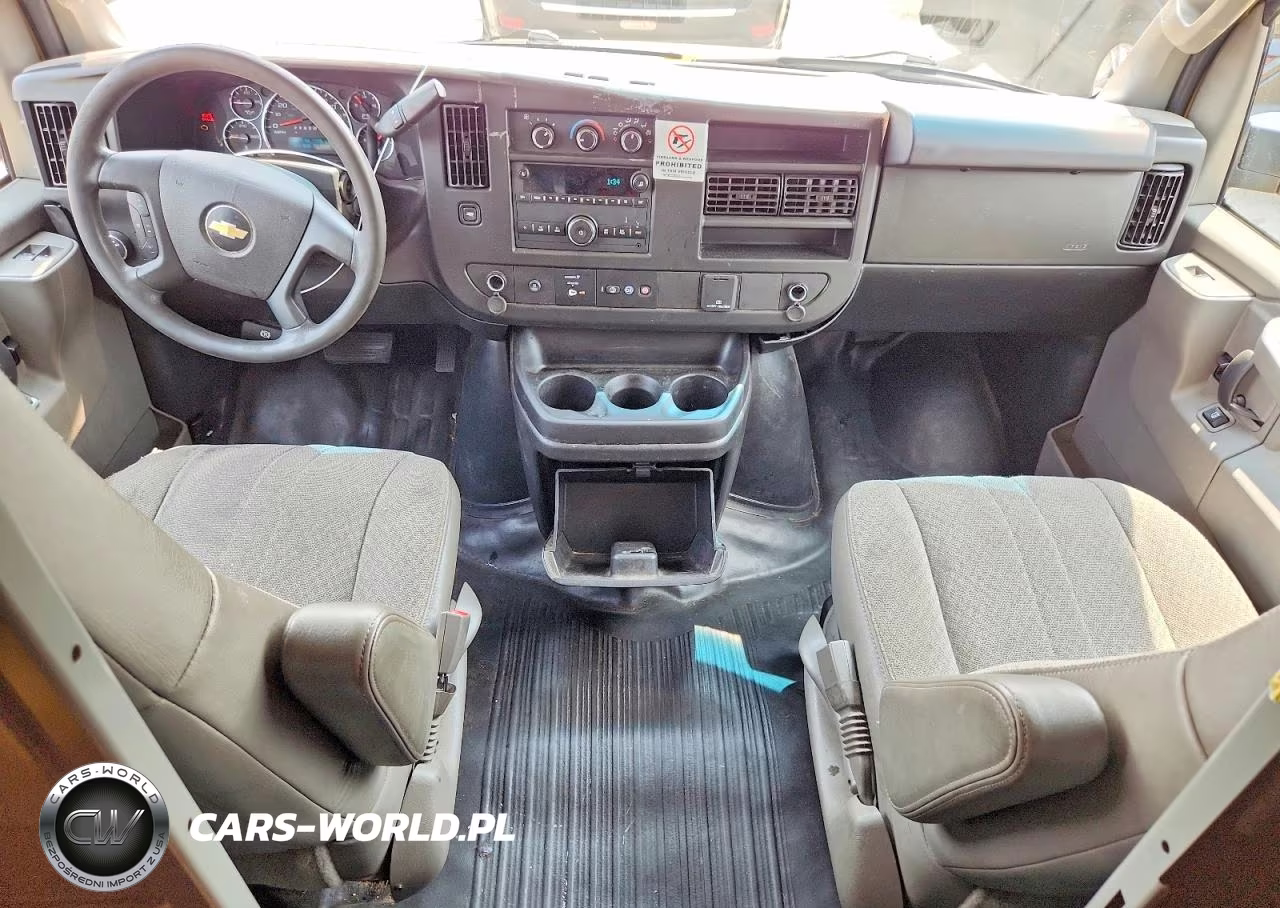 2021 Chevrolet Express G2500 VIN:1GCWGAFP0M1174120 - 8