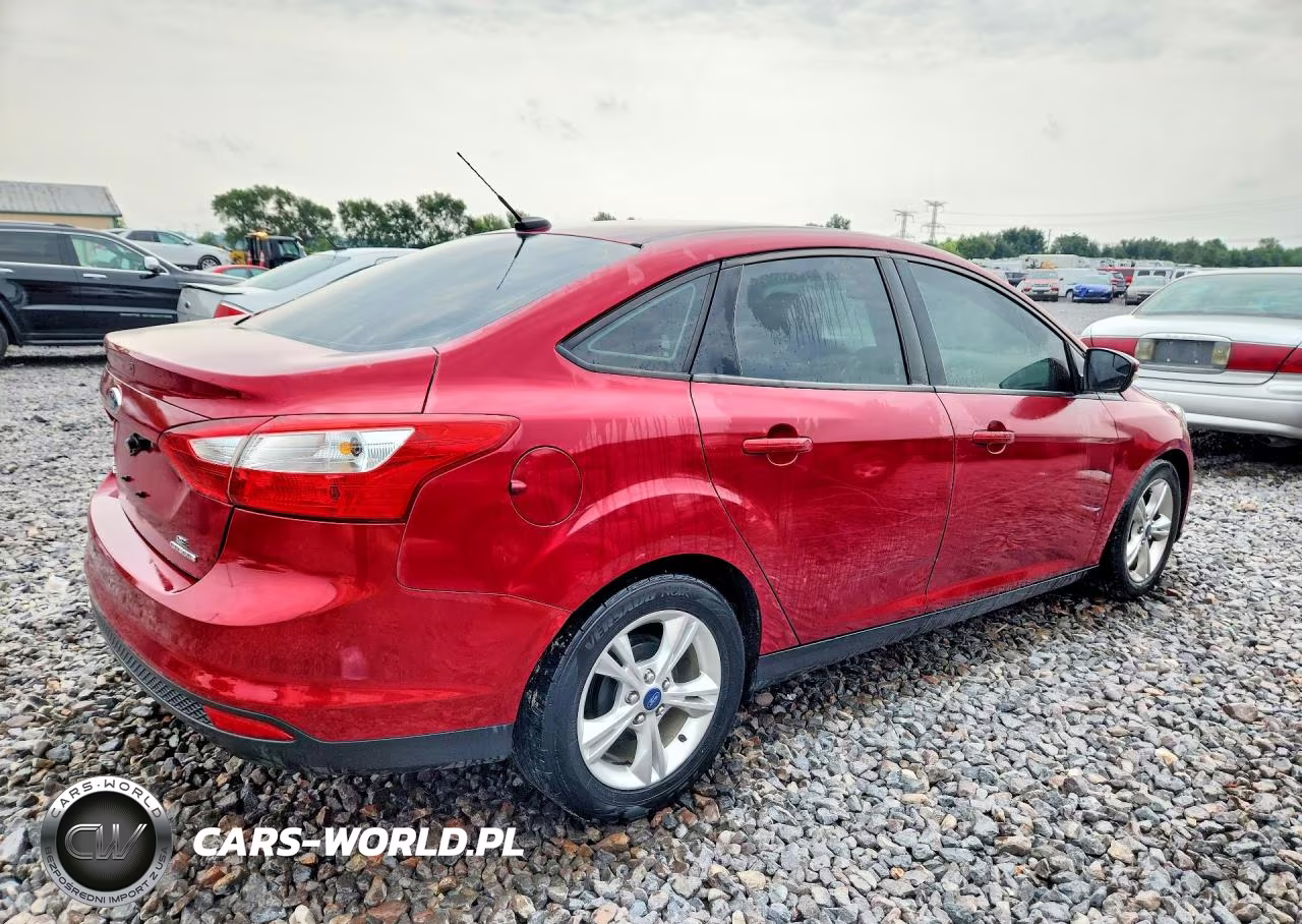 2014 Ford Focus Se VIN:1FADP3F22EL160321 - 3