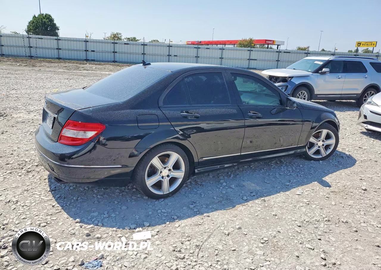 2010 Mercedes-Benz C 300 VIN:WDDGF5EB2AR104139 - 3