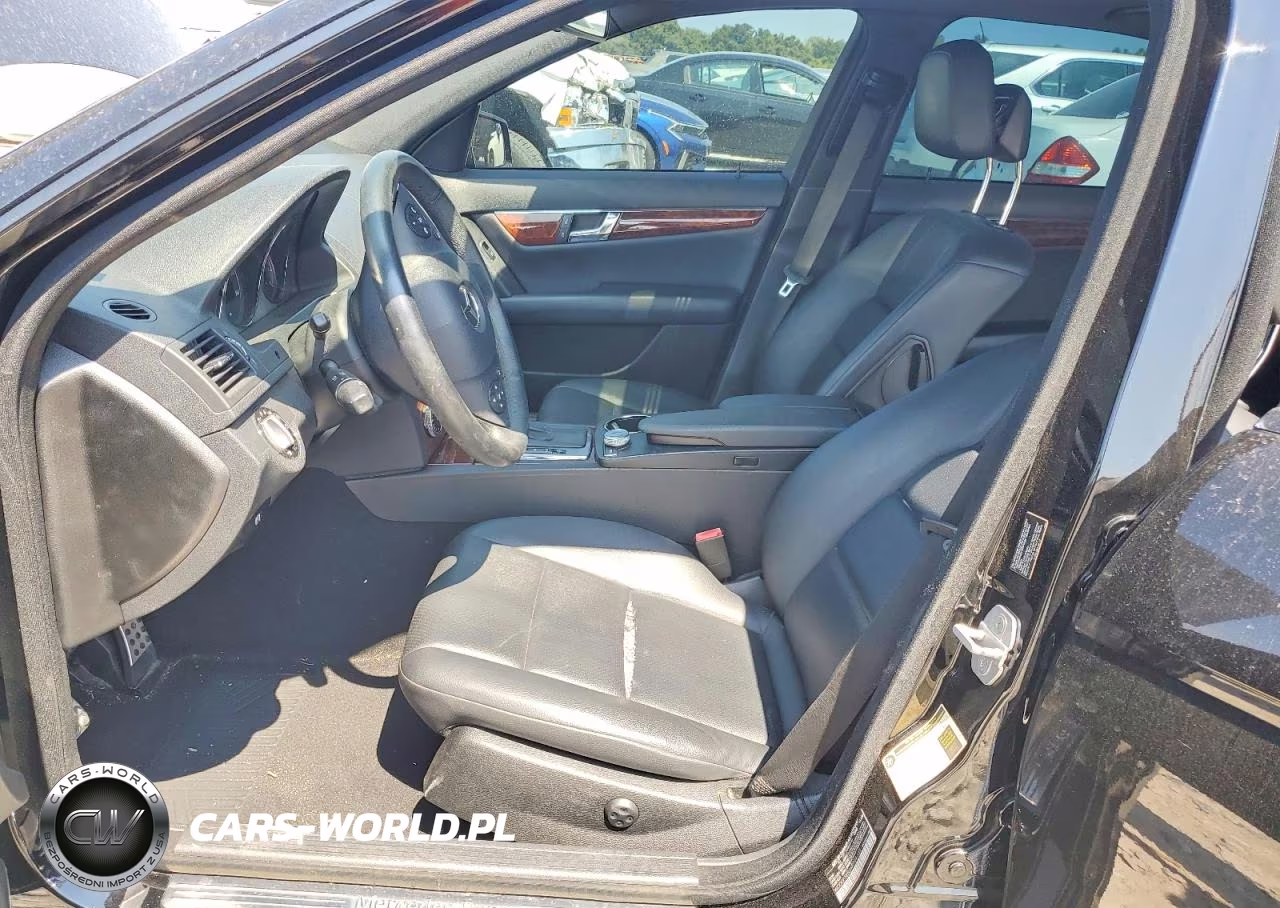 2010 Mercedes-Benz C 300 VIN:WDDGF5EB2AR104139 - 7