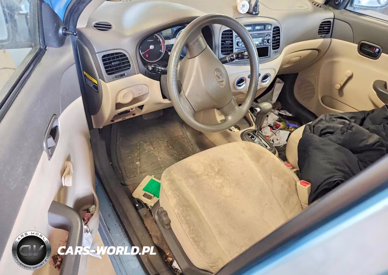 2009 Hyundai Accent Gls VIN:KMHCN46C09U365965 - 8