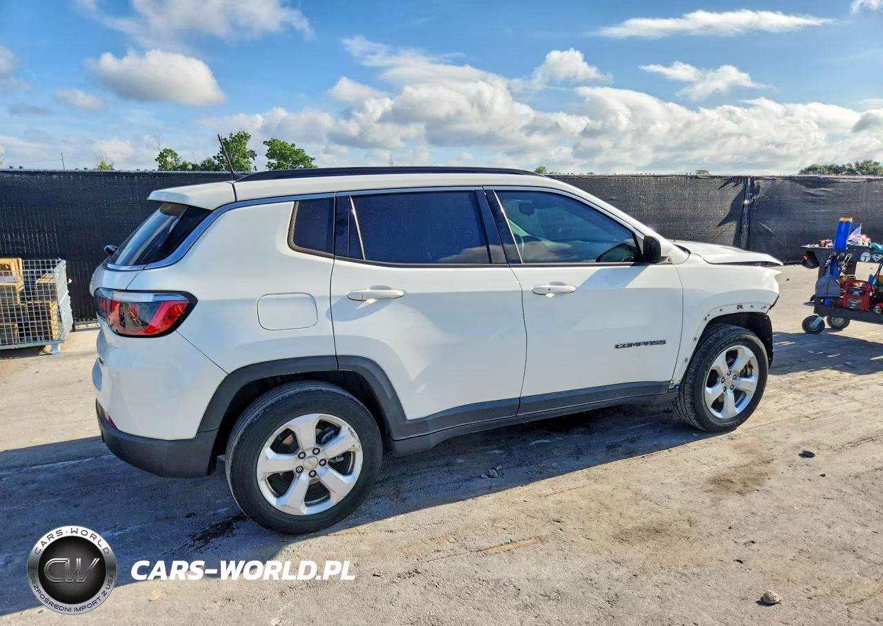 2019 Jeep Compass Latitude VIN:3C4NJCBB3KT789172 - 3