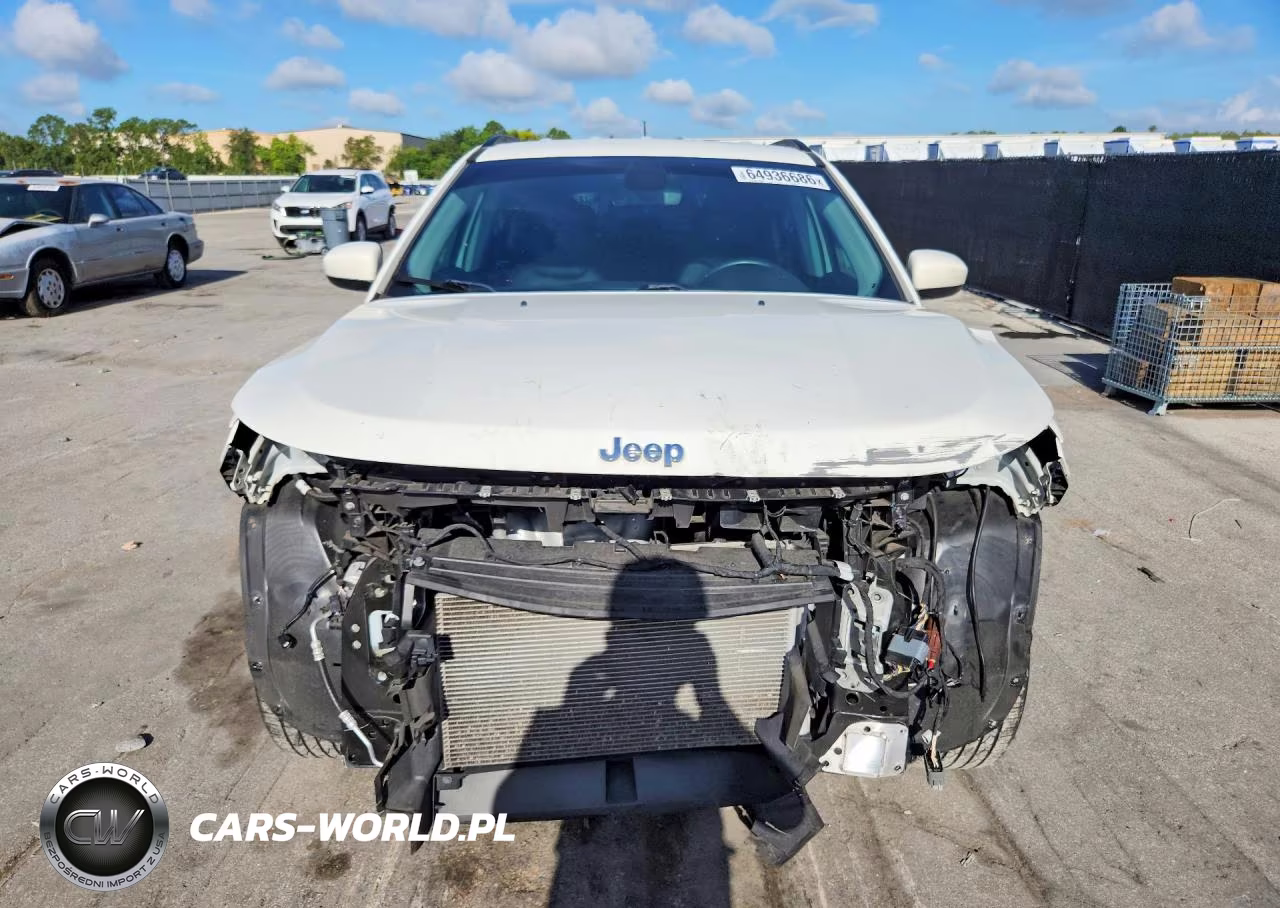2019 Jeep Compass Latitude VIN:3C4NJCBB3KT789172 - 5