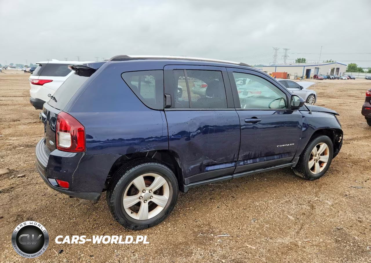 2014 Jeep Compass Latitude VIN:1C4NJDEB0ED696170 - 3