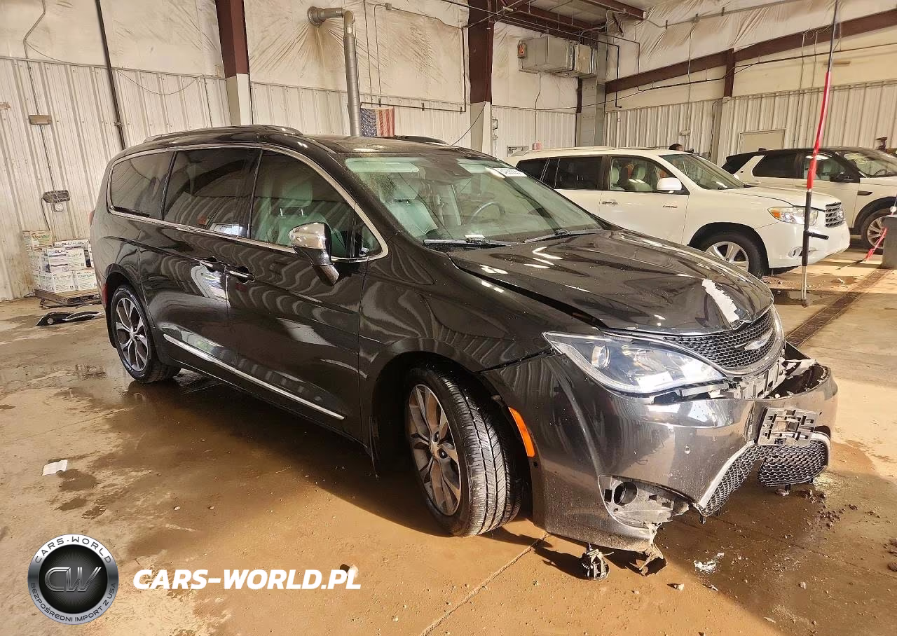 2017 Chrysler Pacifica Limited VIN:2C4RC1GG1HR591660 - 4