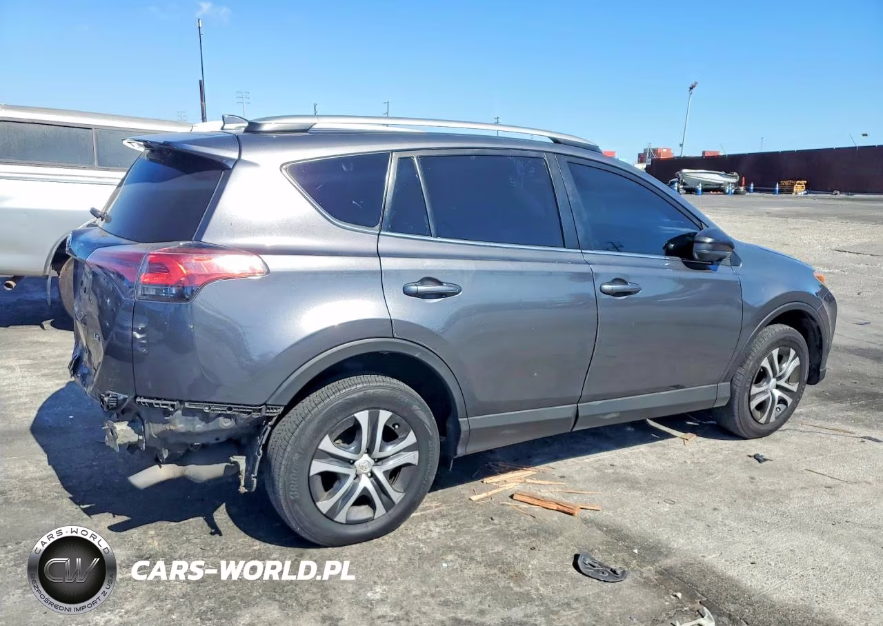 2018 Toyota Rav4 Le VIN:2T3ZFREV8JW488979 - 3