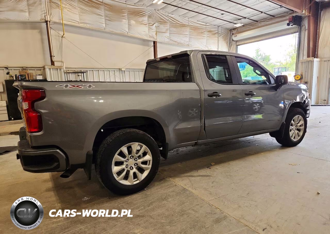 2021 Chevrolet Silverado K1500 Custom VIN:1GCRYBEKXMZ156618 - 3
