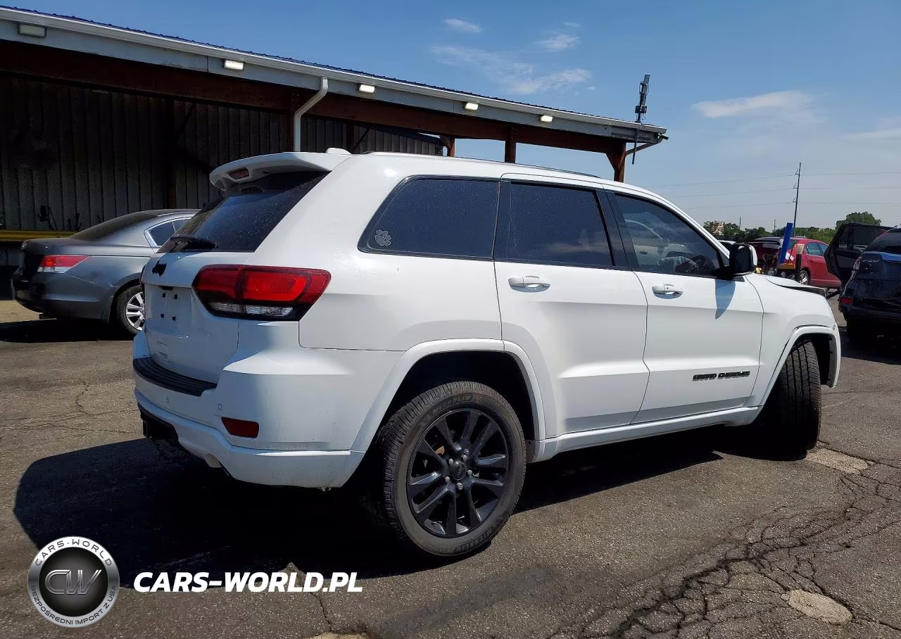 2019 Jeep Grand Cherokee Laredo VIN:1C4RJFAG2KC612205 - 3