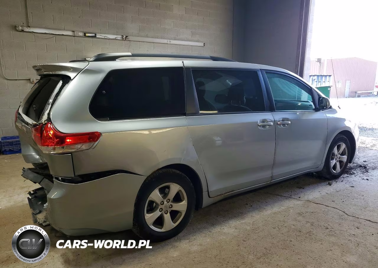 2014 Toyota Sienna Le VIN:5TDKK3DC3ES430134 - 3