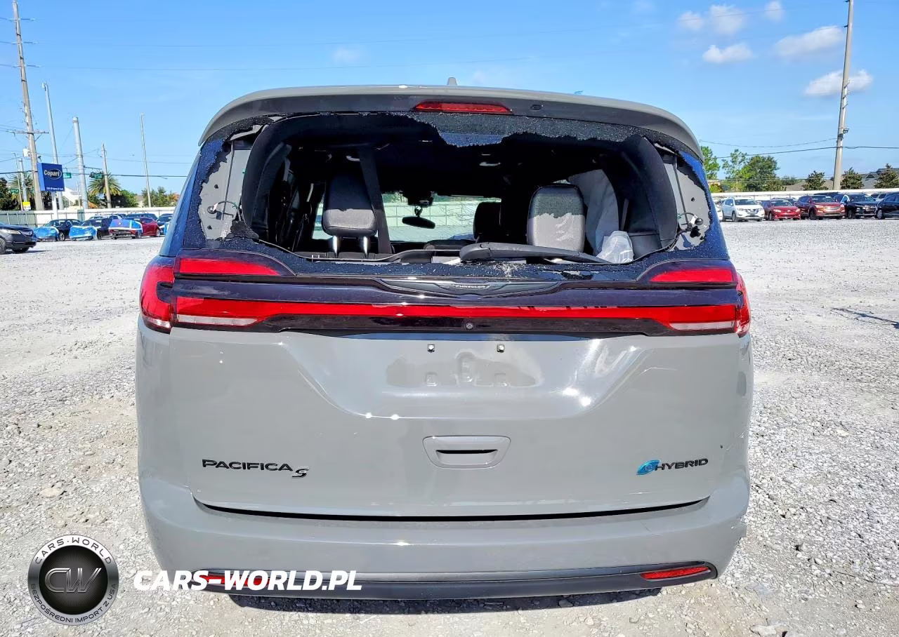 2022 Chrysler Pacifica Hybrid Touring L VIN:2C4RC1L74NR139588 - 6