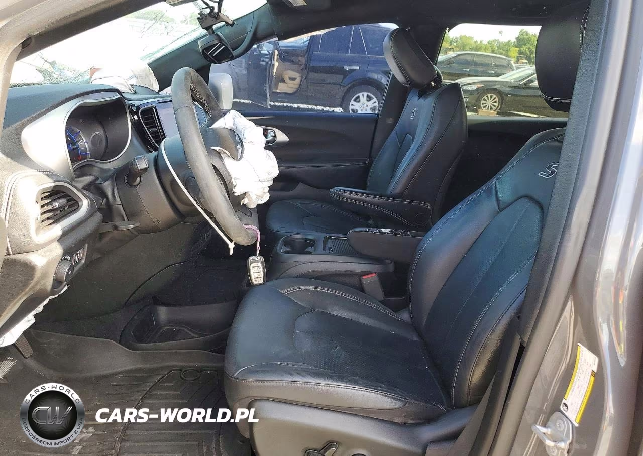 2022 Chrysler Pacifica Hybrid Touring L VIN:2C4RC1L74NR139588 - 7