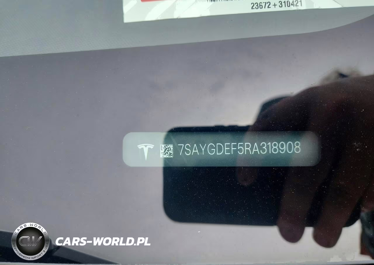 2024 Tesla Model Y VIN:7SAYGDEF5RA318908 - 12