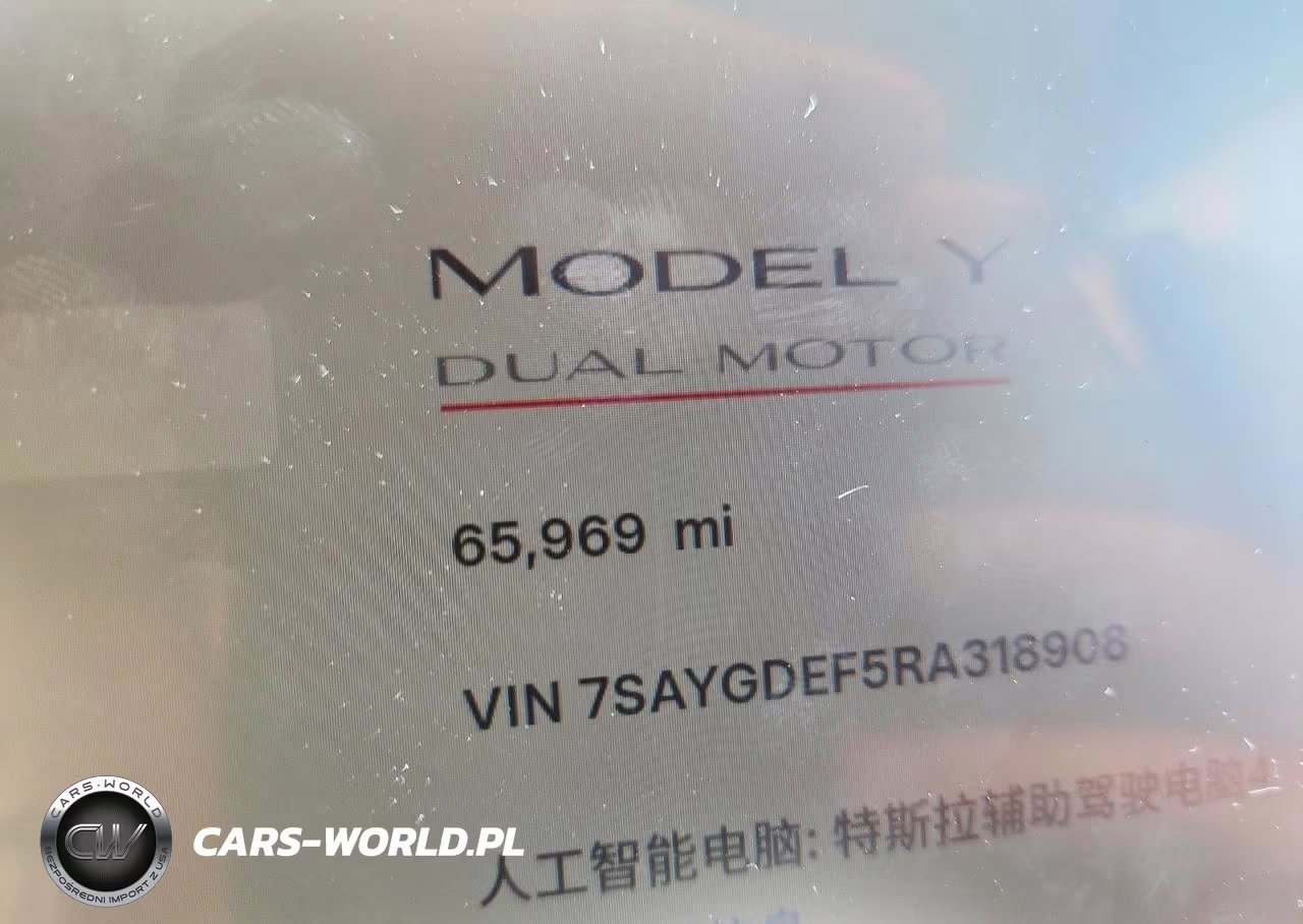 2024 Tesla Model Y VIN:7SAYGDEF5RA318908 - 9