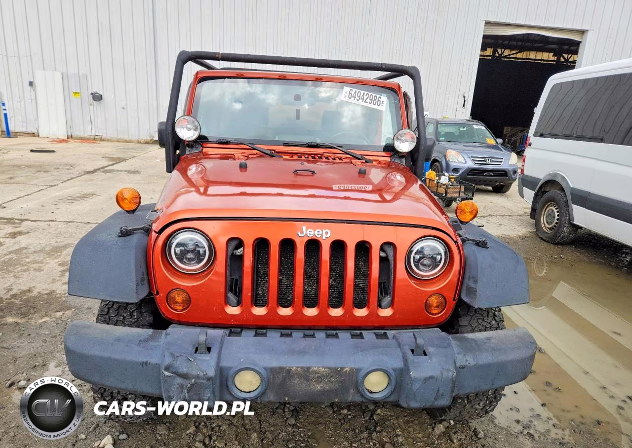 2009 Jeep Wrangler Unlimited Rubicon VIN:1J4GA69149L730803 - 5