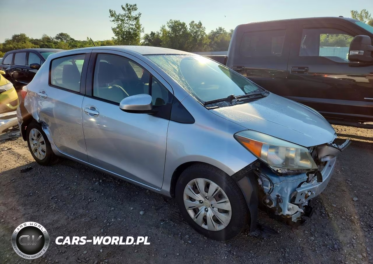 2014 Toyota Yaris 5-Door Le VIN:JTDKTUD33ED575768 - 4