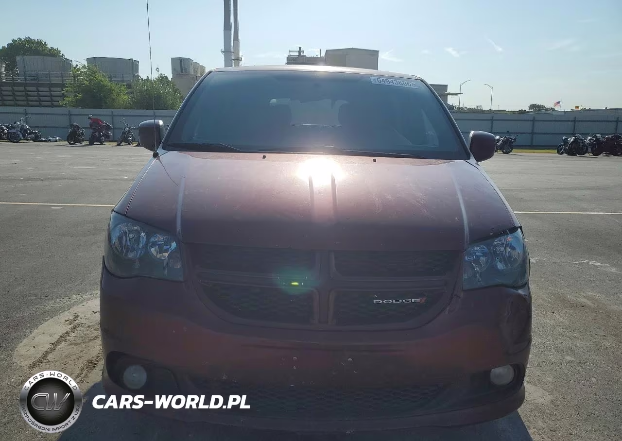 2018 Dodge Grand Caravan Gt VIN:2C4RDGEG4JR195621 - 5