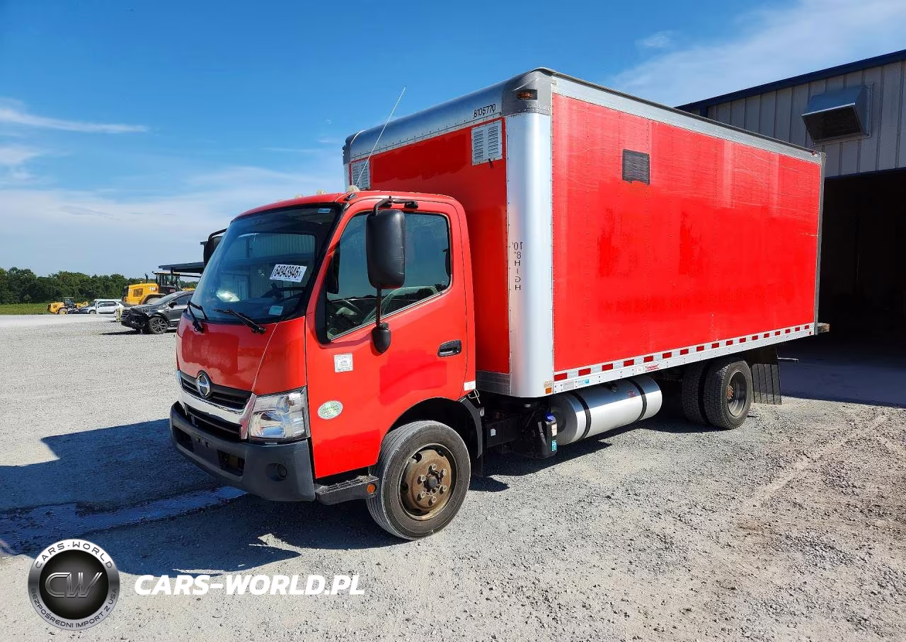 2017 Hino 195 – zdjęcie 1 z 13