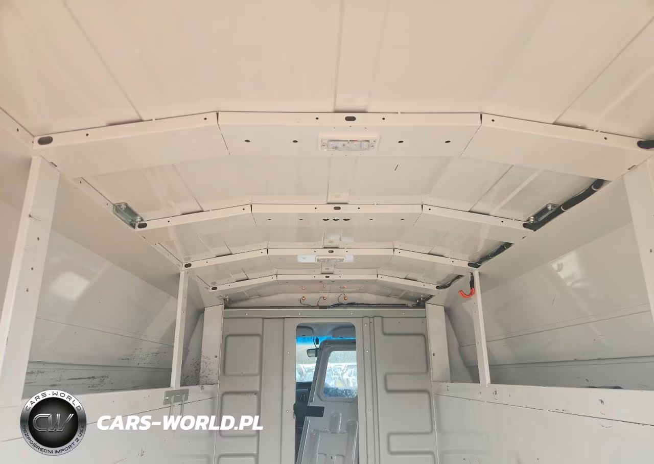 2024 Ford Econoline E350 VIN:1FDWE3FN6RDD04547 - 10