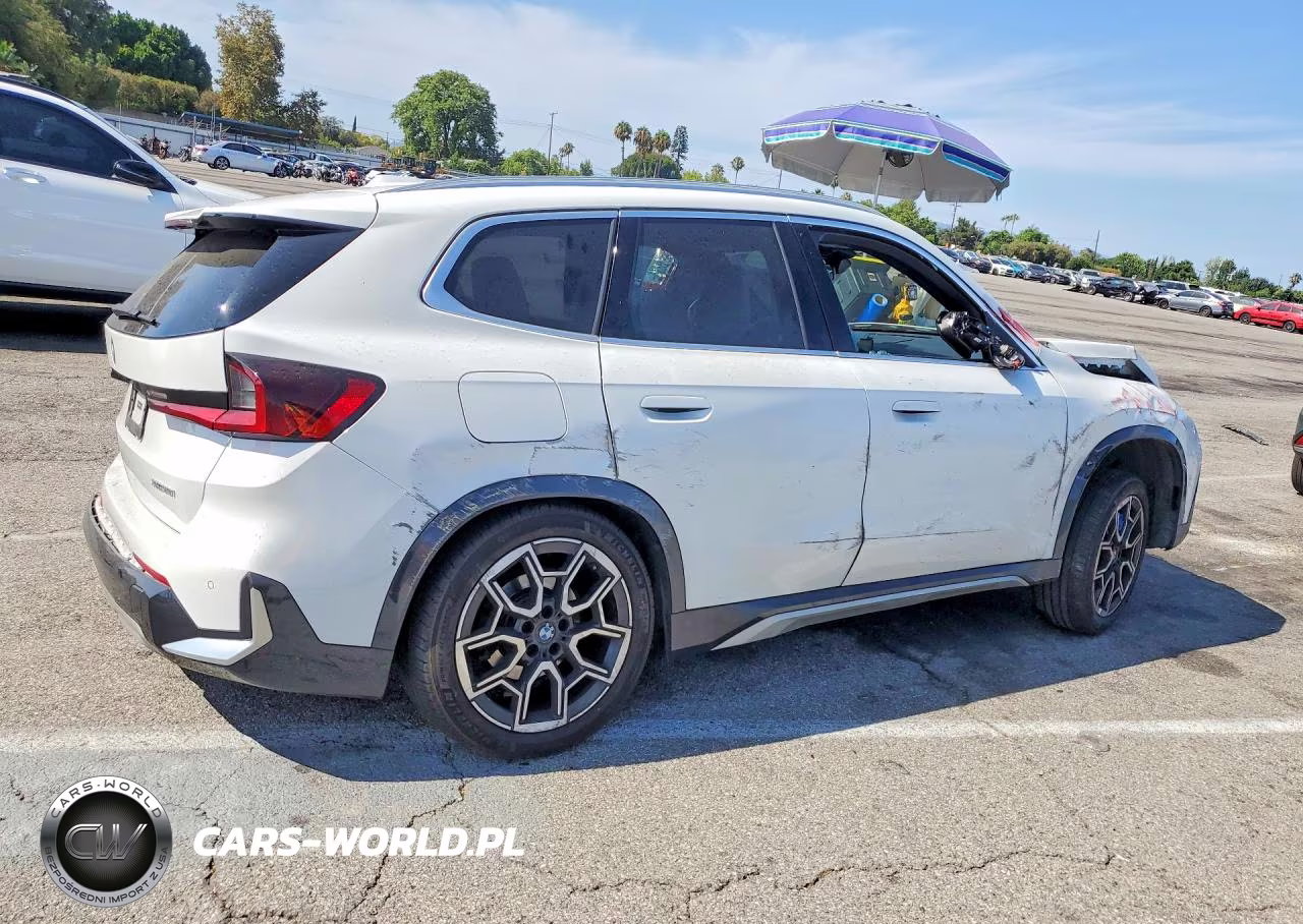 2025 BMW X1 xDrive28I VIN:WBX73EF08S5049160 - 3