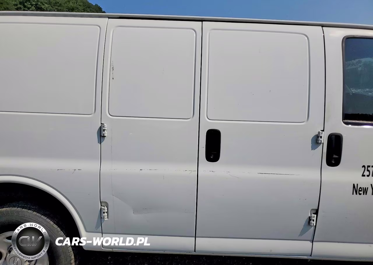 2020 Chevrolet Express 2500 Cargo Delivery Van VIN:1GCWGAFP8L1149058 - 11