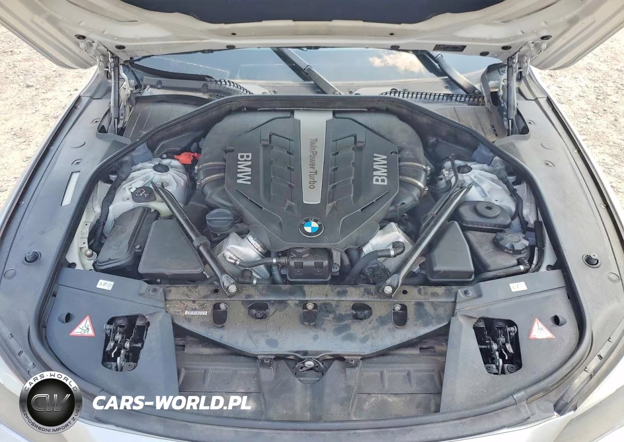 2012 BMW 750 Xi VIN:WBAKC6C55CC396694 - 11