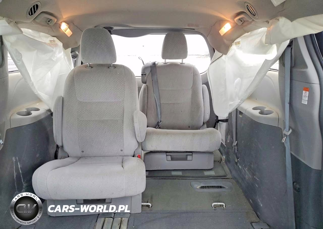 2015 Toyota Sienna Le VIN:5TDKK3DCXFS677393 - 10