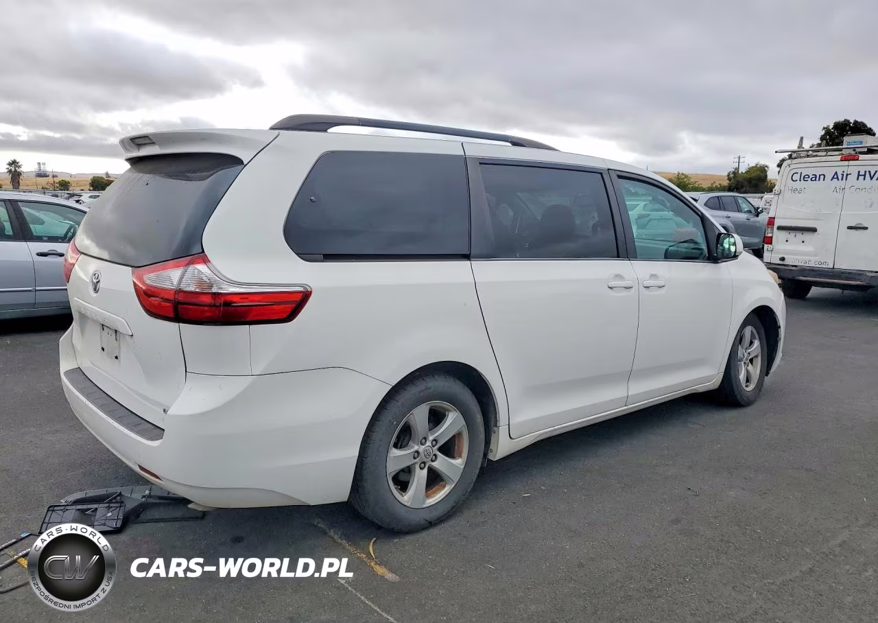 2015 Toyota Sienna Le VIN:5TDKK3DCXFS677393 - 3