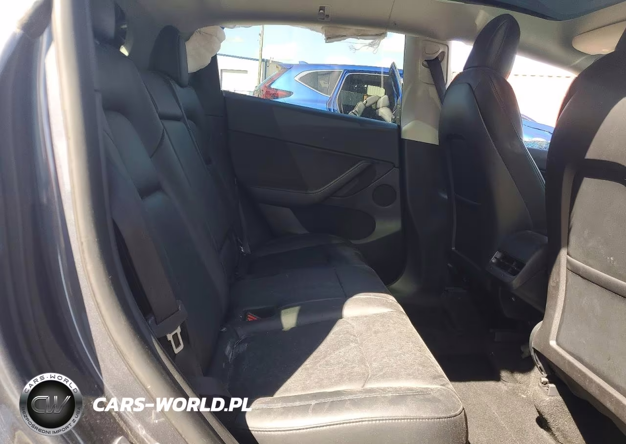 2022 Tesla Model Y VIN:7SAYGDEF2NF451719 - 10