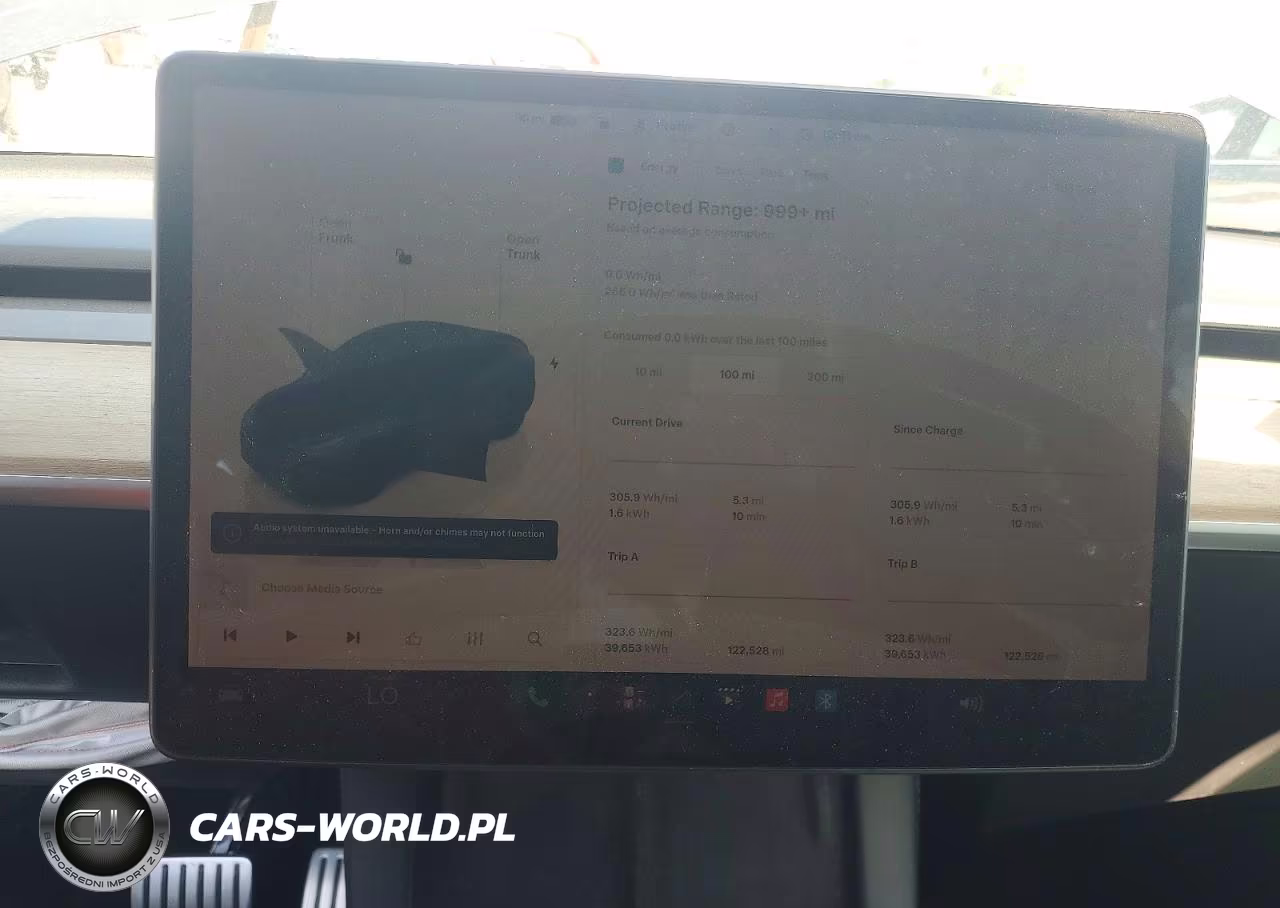 2022 Tesla Model Y VIN:7SAYGDEF2NF451719 - 9